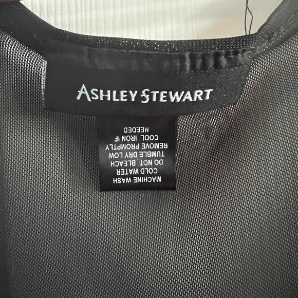 COPY - Cute Ashley Stewart floral peplum top - Picture 3 of 4